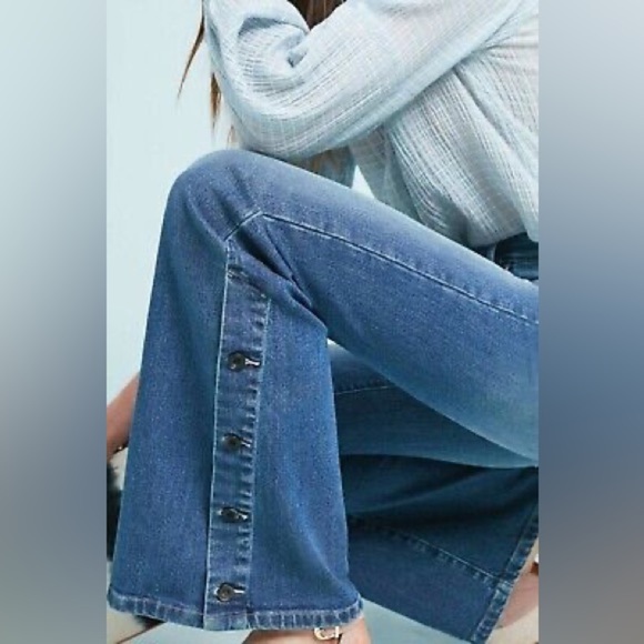 NWOT Pilcro High Rise Bootcut Button Hem in Medium Blue 33 - Picture 2 of 7